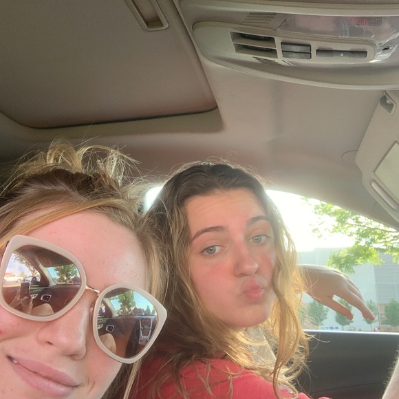 Meet your Posher, Fiona - Picture 4 of 4